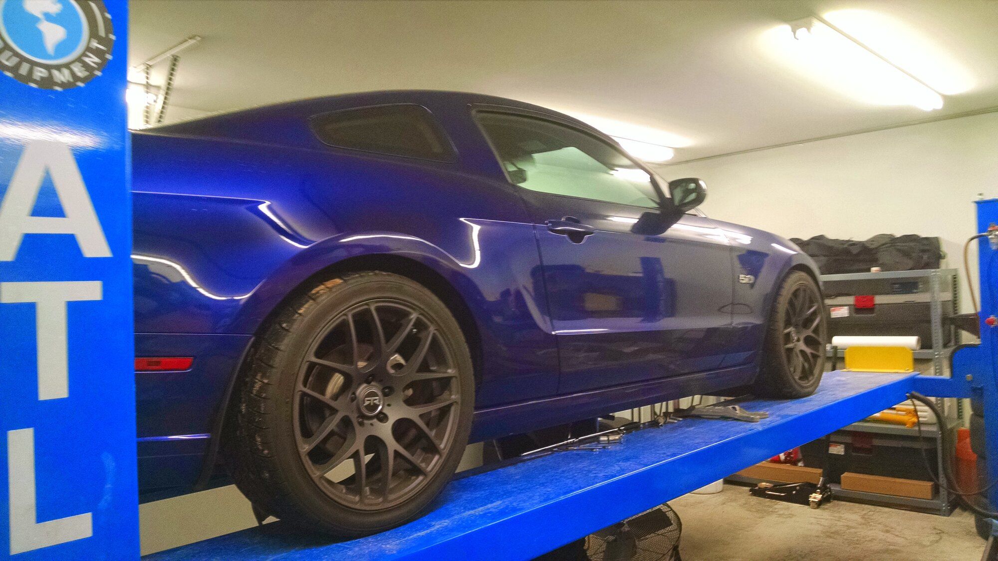 2013 Mustang
GT_50L  (Bloo)