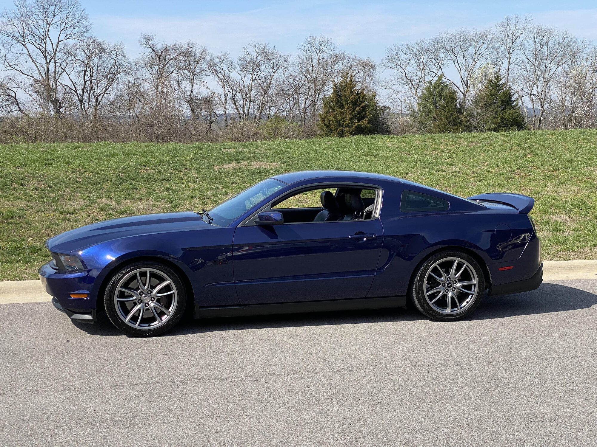 2011 Mustang
GT_50L  (Smokey_Vol)