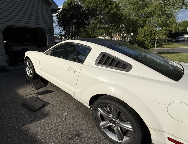 2005 Left side rear.jpeg