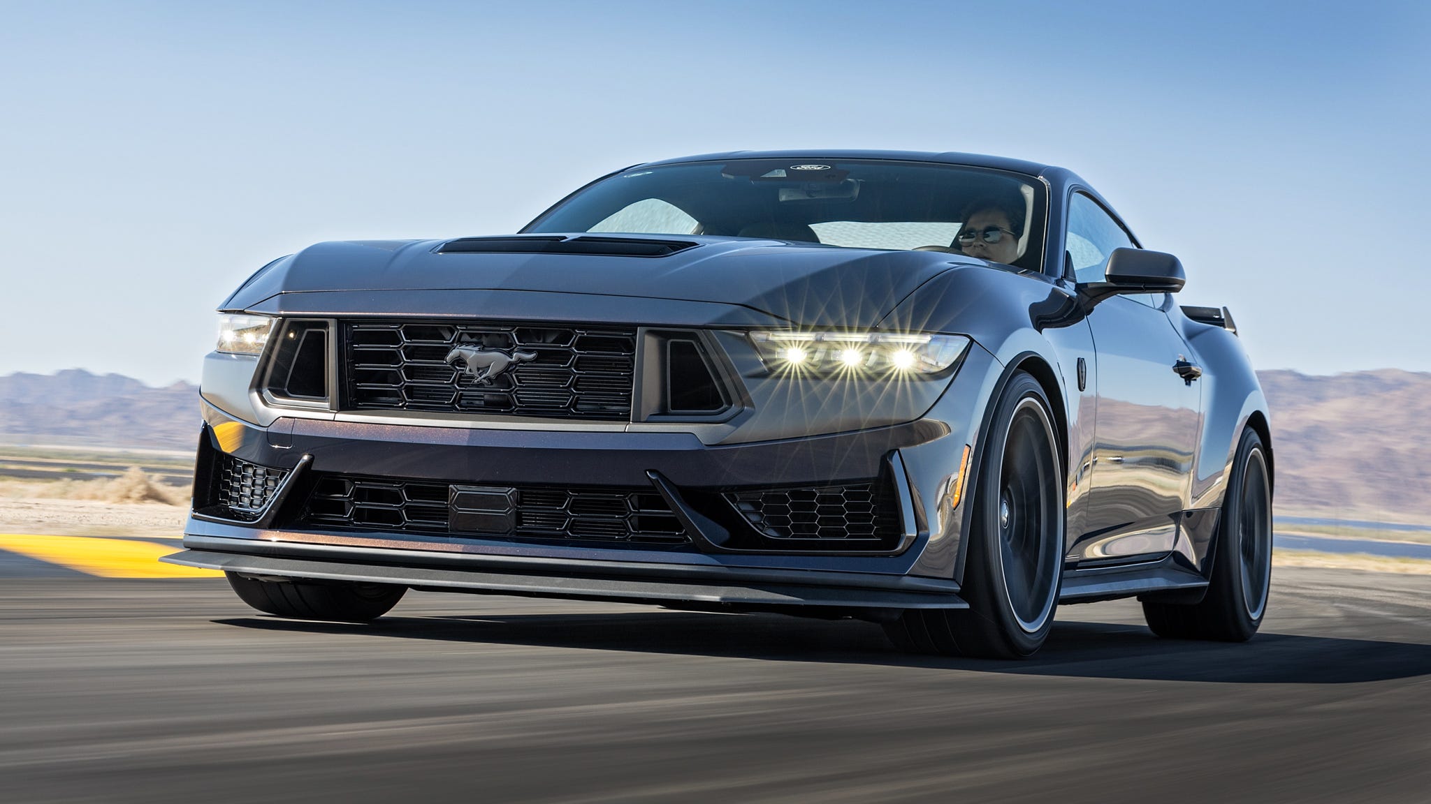 www.motortrend.com